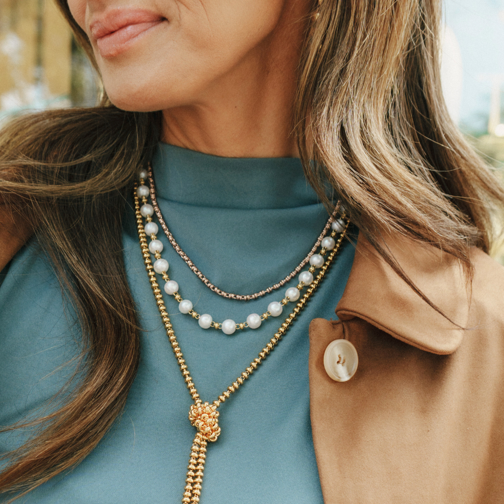 Bella Necklace with Pearls in Gold