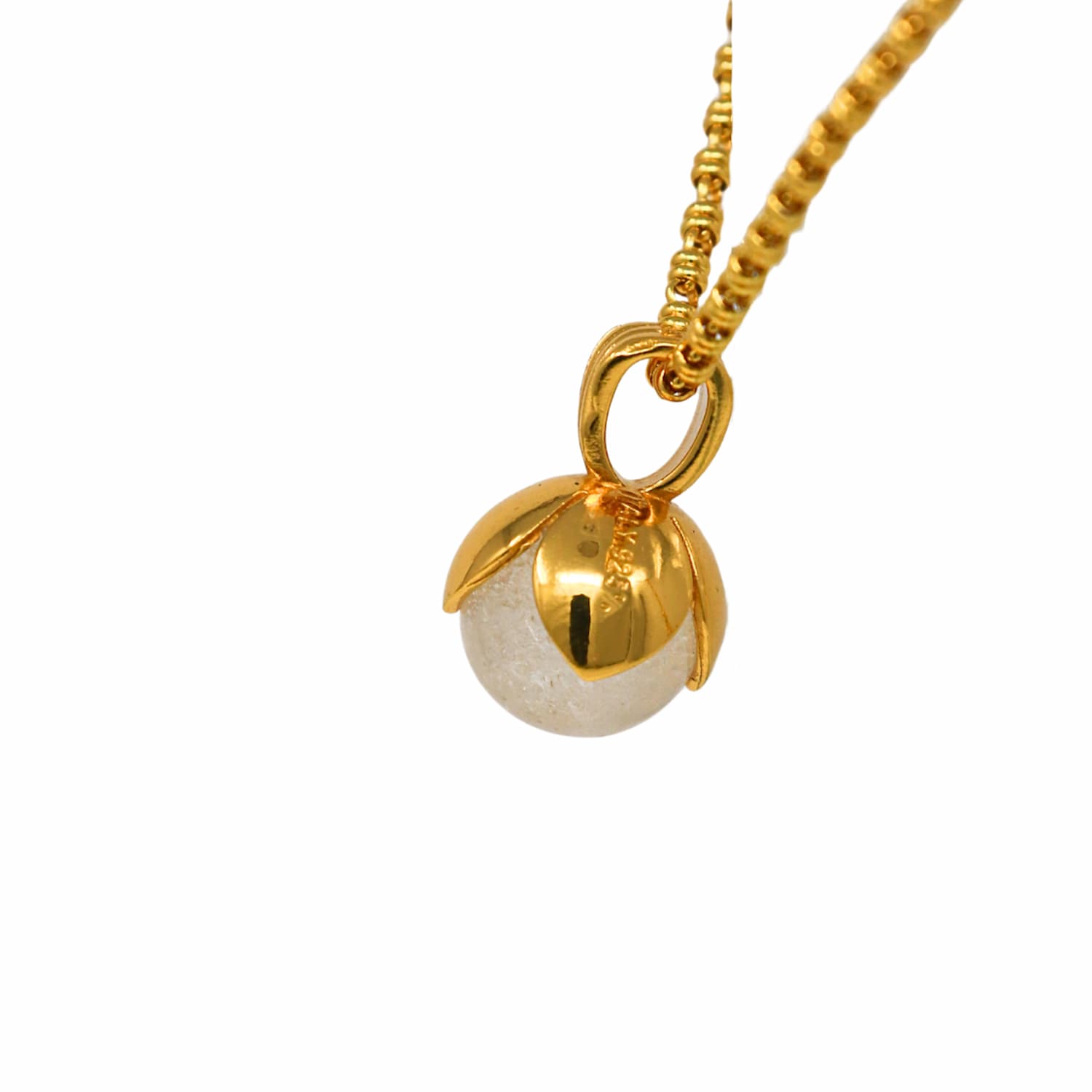 Magnolia Pendant in Gold with Crackle White Agate