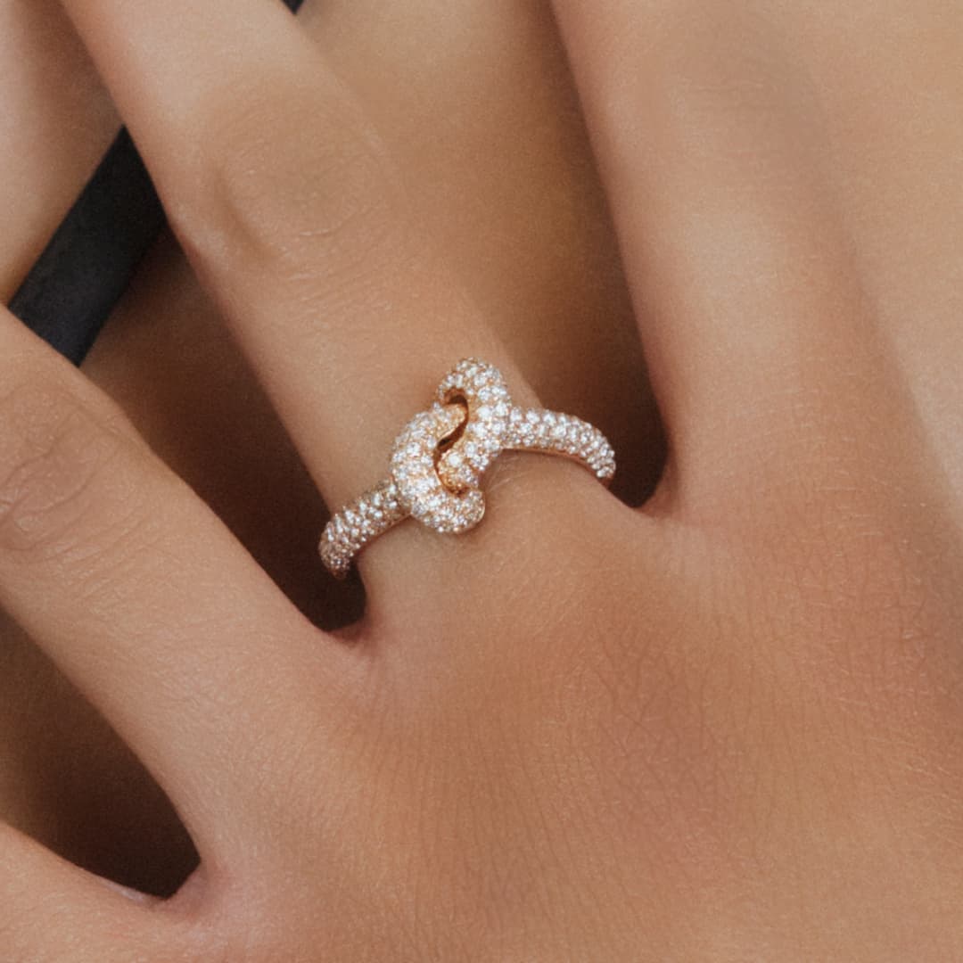 Knot Ring in 18k Rose Gold with Diamonds