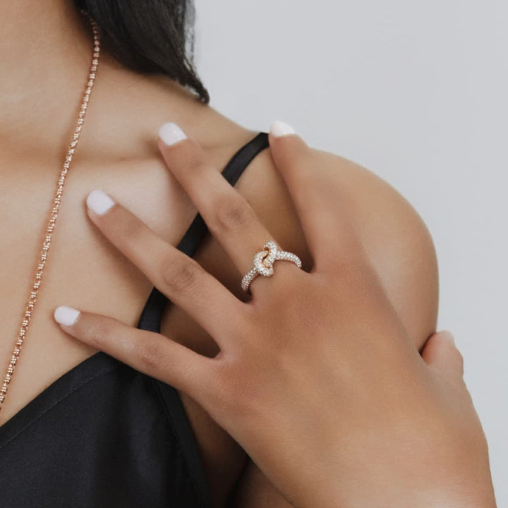 Knot Ring in 18k Rose Gold with Diamonds