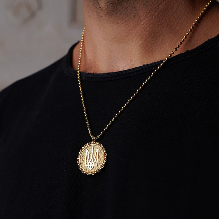 Trident Circle Necklace in Gold