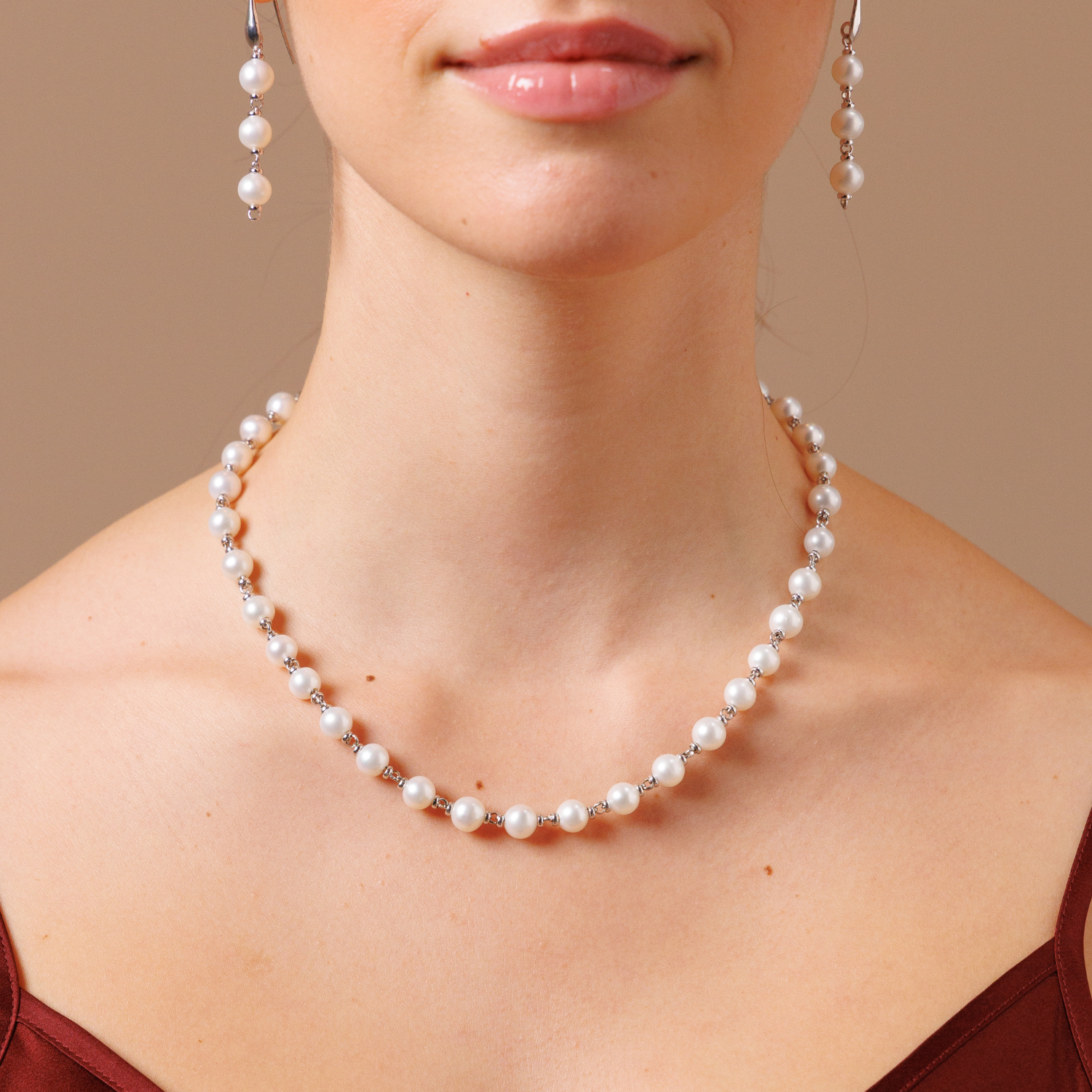 Freshwater Pearls Necklace in Silver