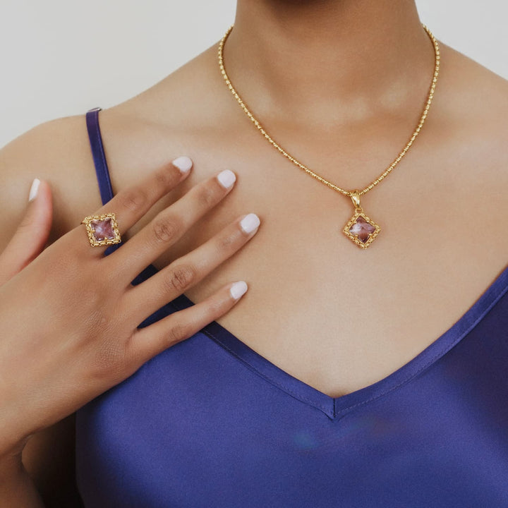 Quadra Pendant in Gold with Amethyst