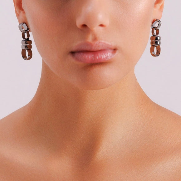 Links 1974 Earrings in Black