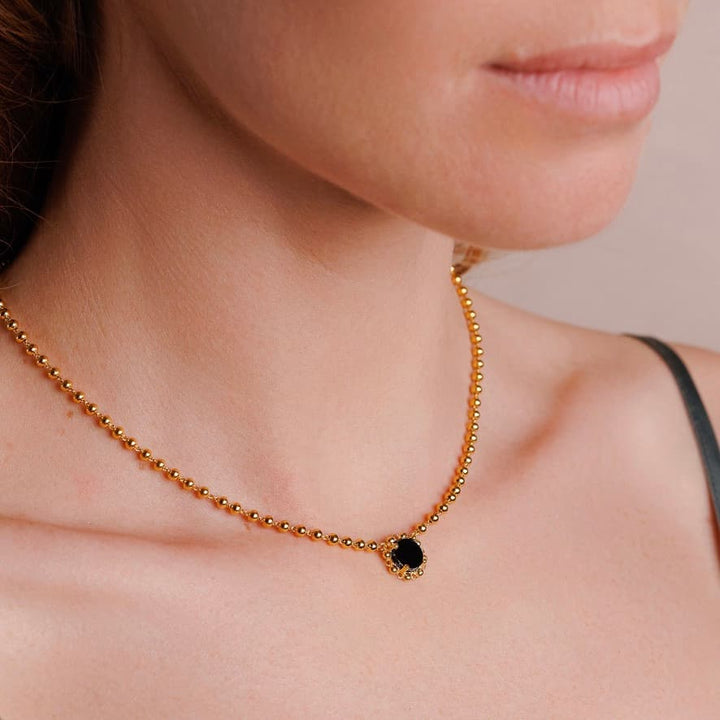 Petite Piazza Necklace in Gold with Onyx