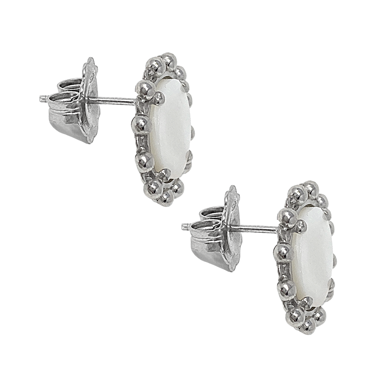 Piazza Stud Earrings in Silver with Mother of Pearl