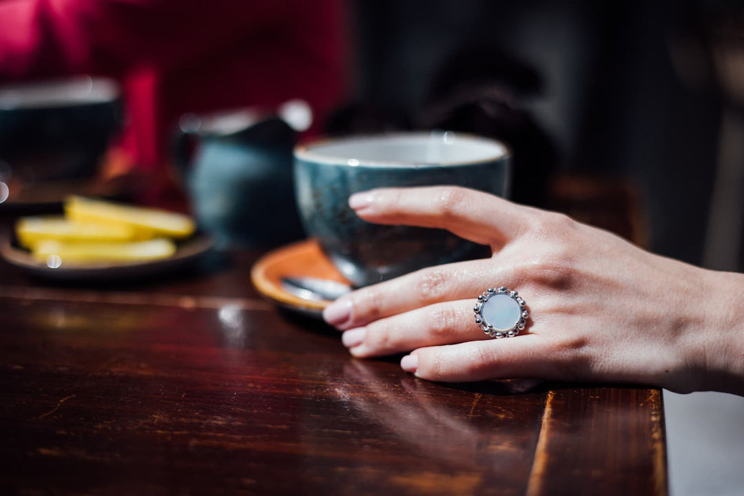 Piazza Ring in Silver with Mother of Pearl