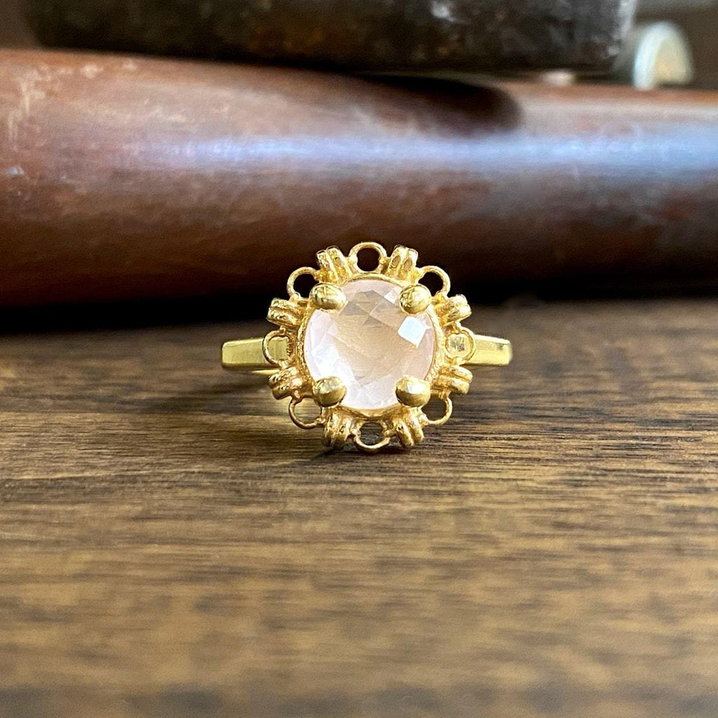 Mini Filary Ring in Gold with Rose Quartz