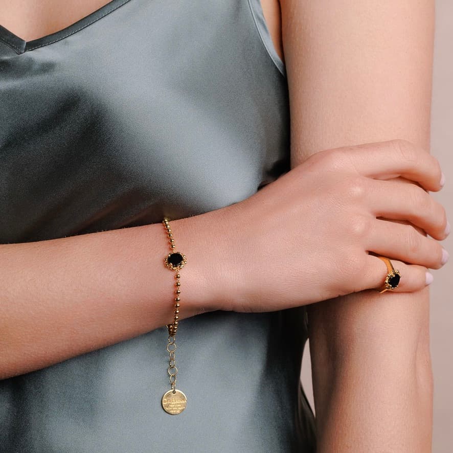 Petite Piazza Bracelet in Gold with Onyx