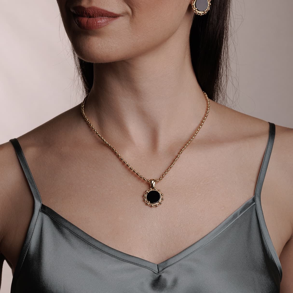 Piazza Pendant in Gold with Onyx