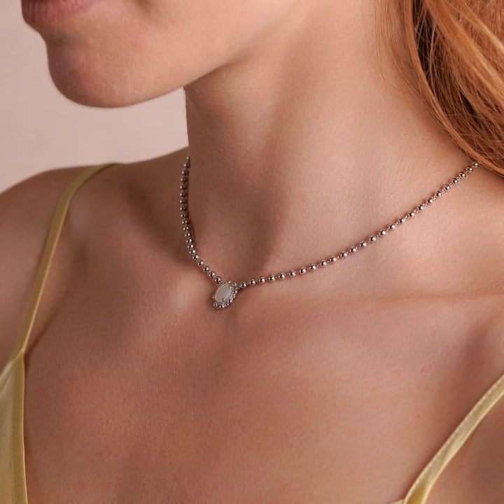 Petite Piazza Necklace in Silver with Mother of Pearl