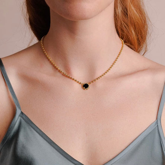 Petite Piazza Necklace in Gold with Onyx