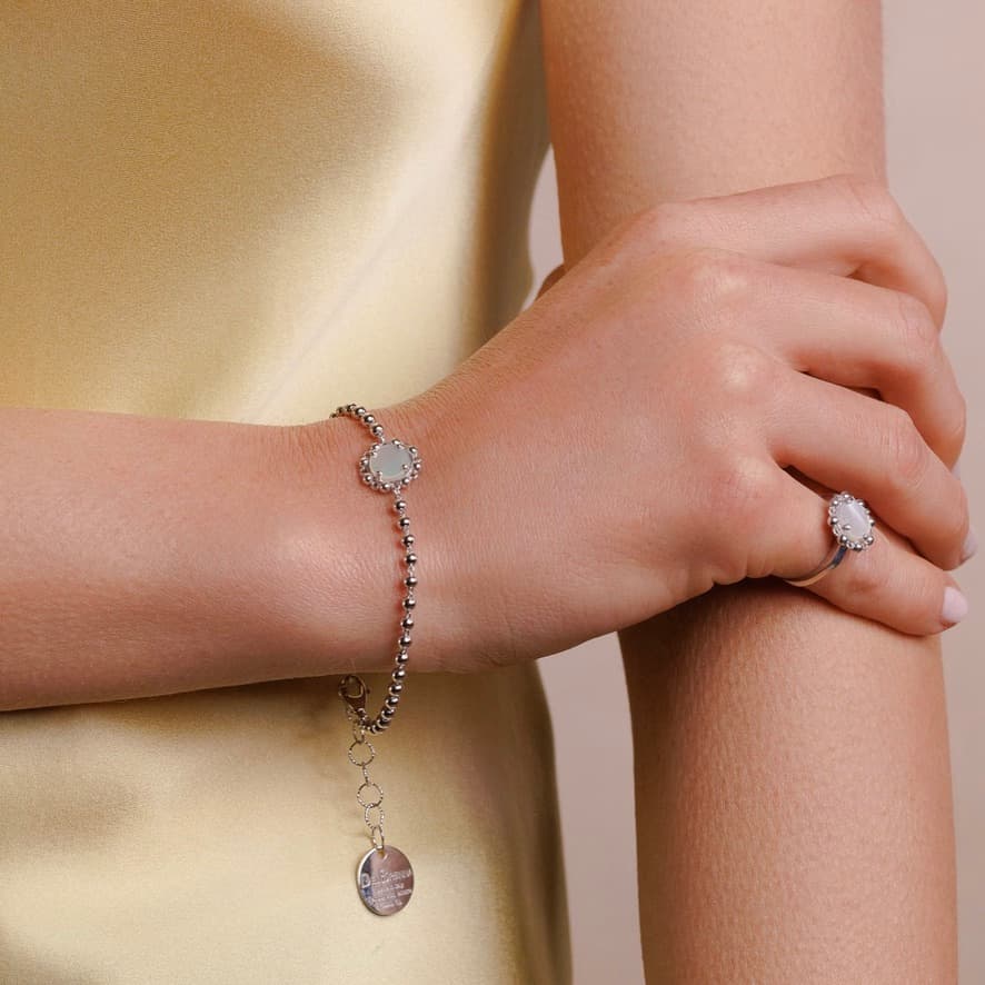 Petite Piazza Bracelet in Silver with Mother of Pearl