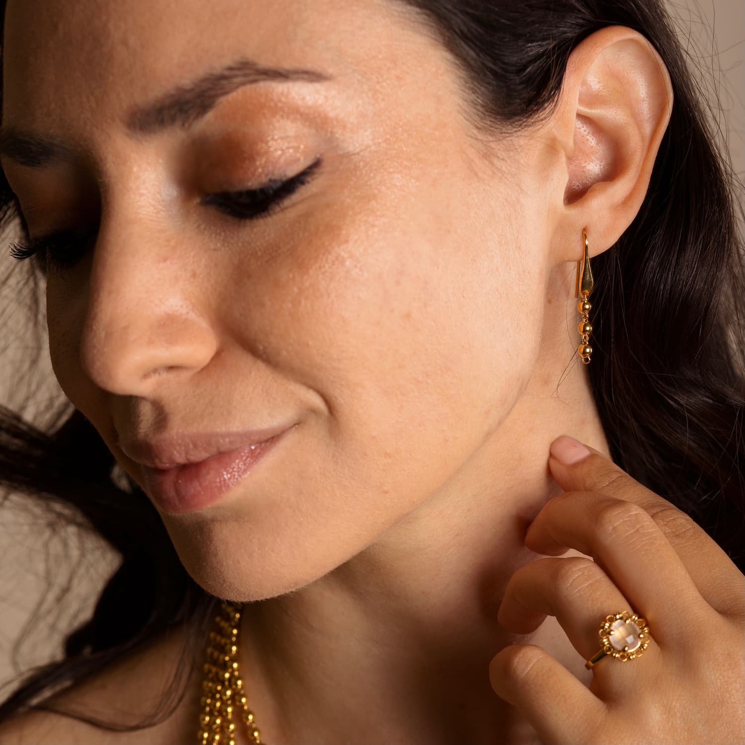 Beads 3mm Earrings in Gold, Short