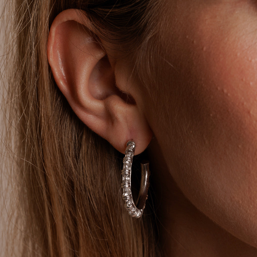 Links 3mm Large Hoop Earrings in Silver