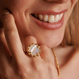 Piazza Ring in Gold with Mother of Pearl
